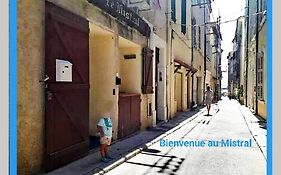 Le Mistral location